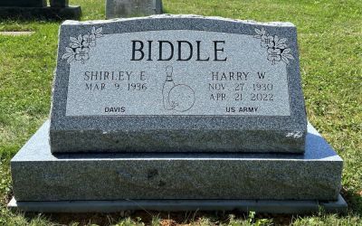 A slant headstone designed and produced by Mayes Memorials in State College, PA