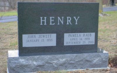 Mayes Memorials 2010 2011 1172